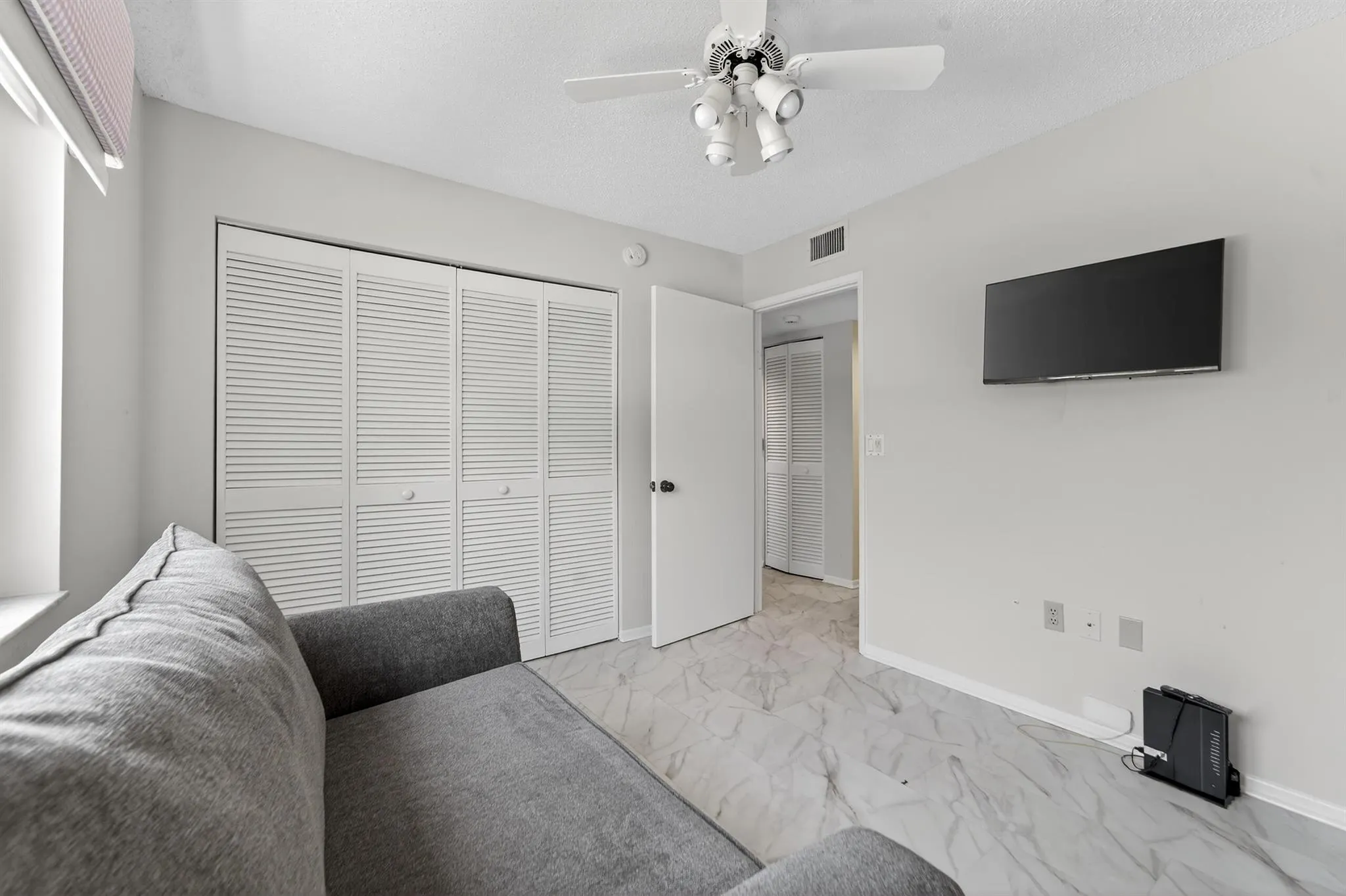 6093 Pointe Regal Circle, #301