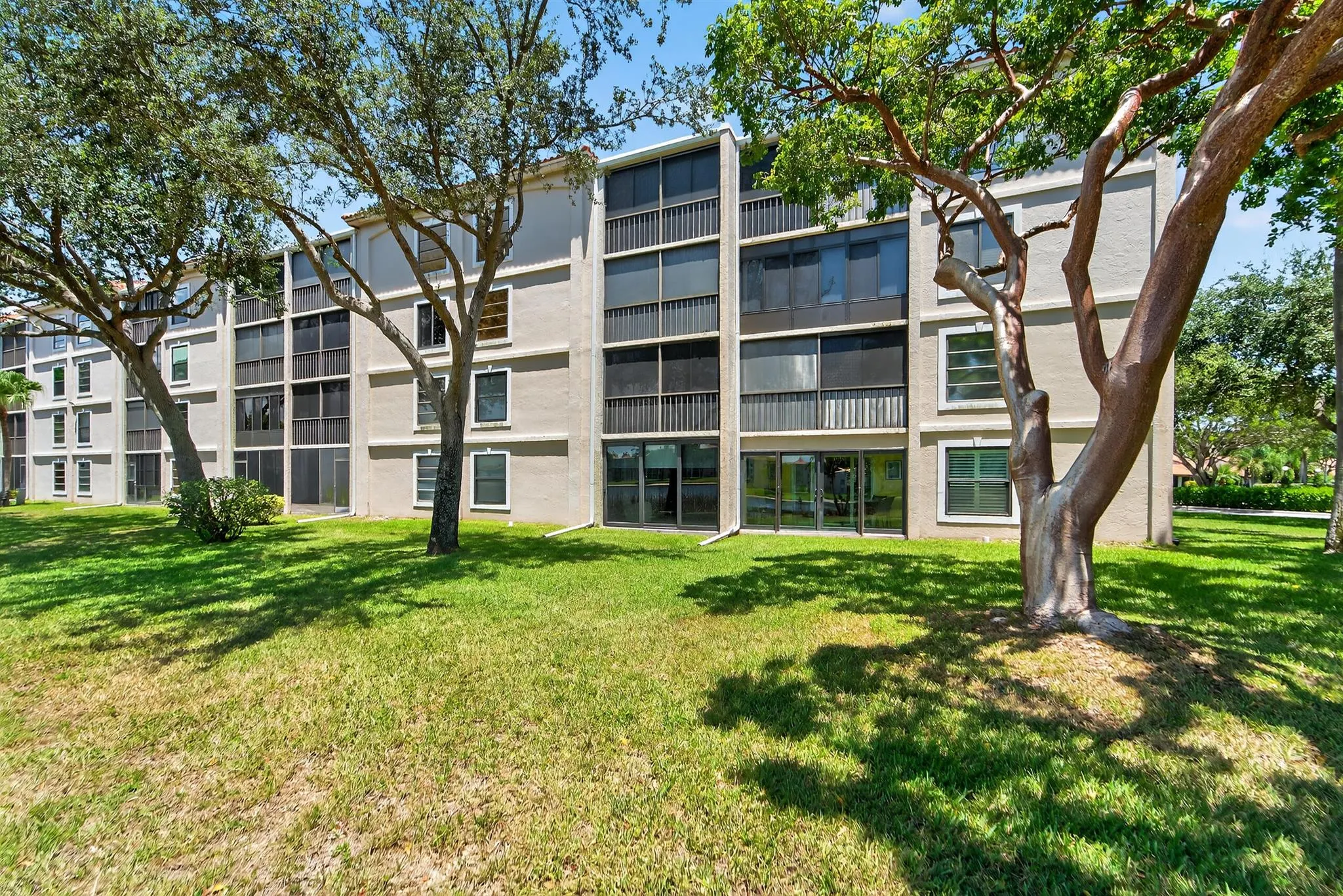 6093 Pointe Regal Circle, #301