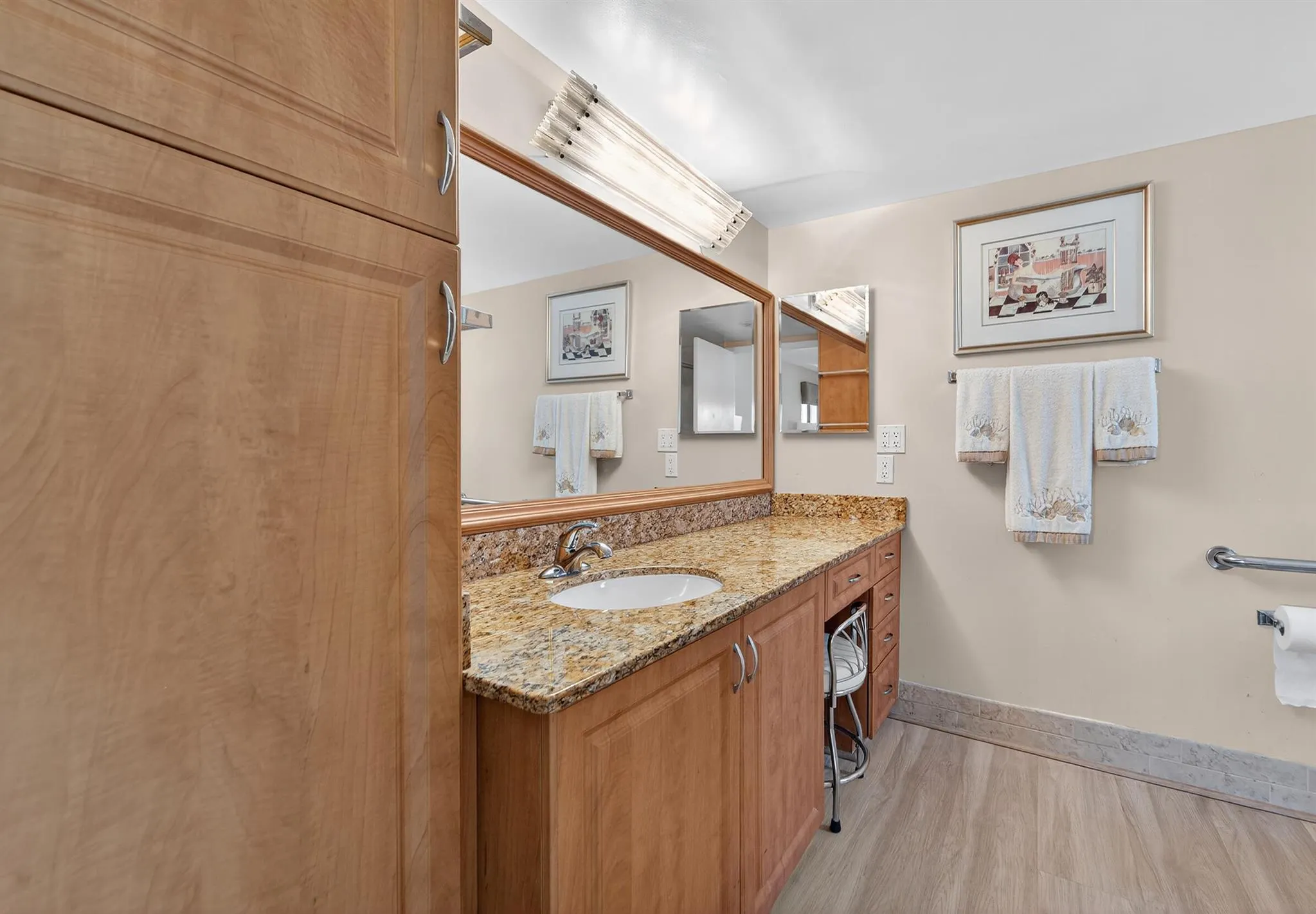 6093 Pointe Regal Circle, #301