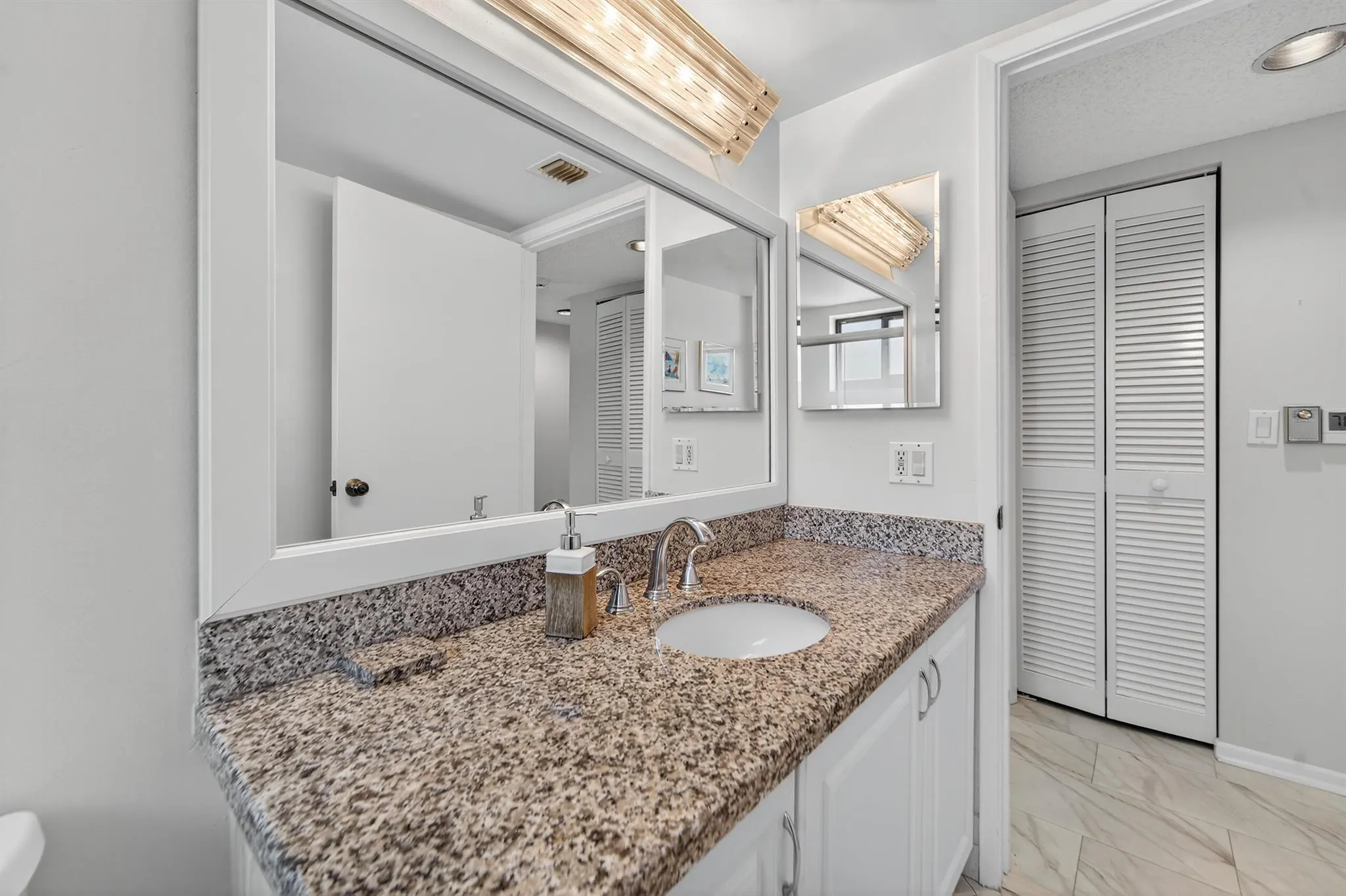 6093 Pointe Regal Circle, #301