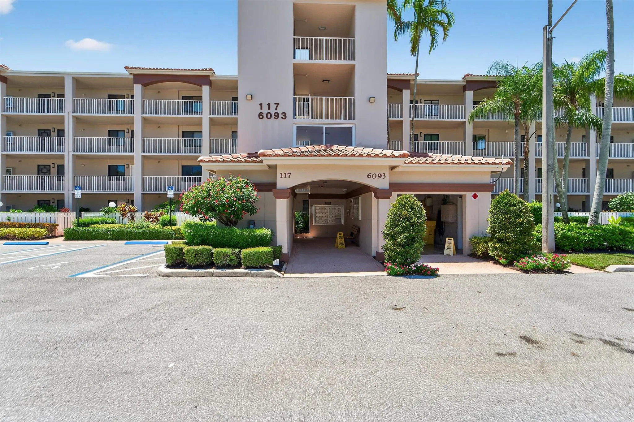 6093 Pointe Regal Circle, #301