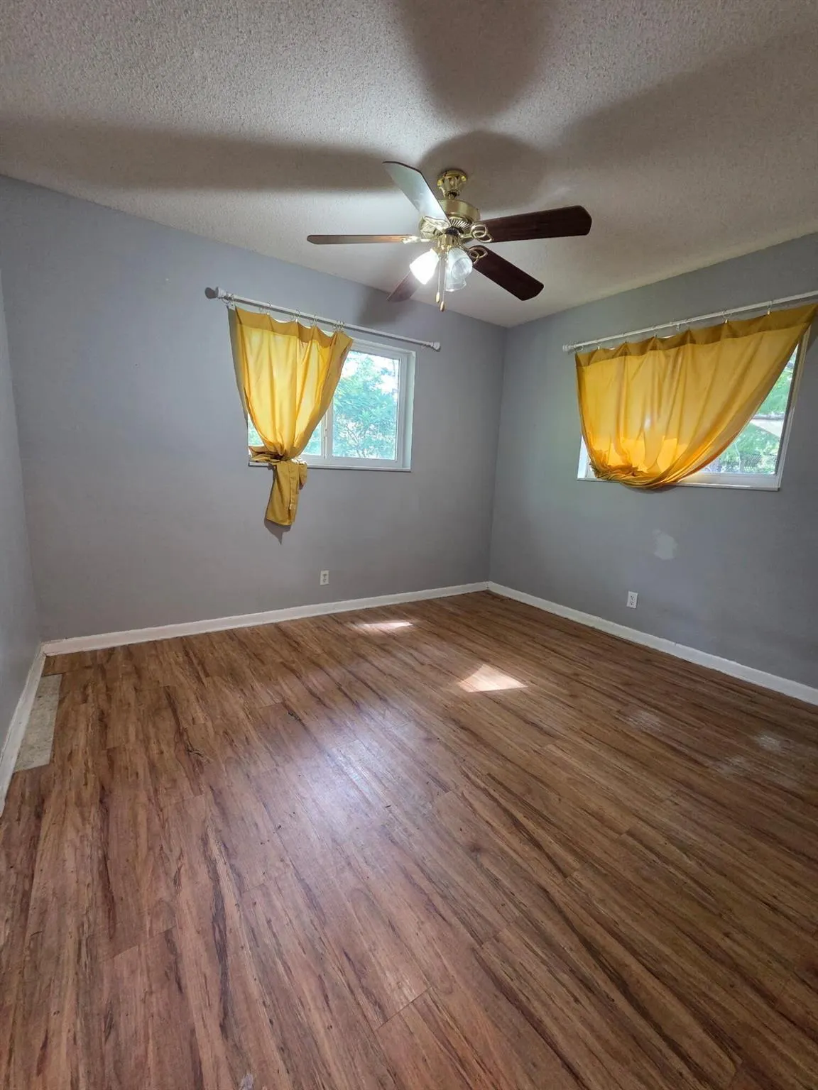 4271 NW 8th Street