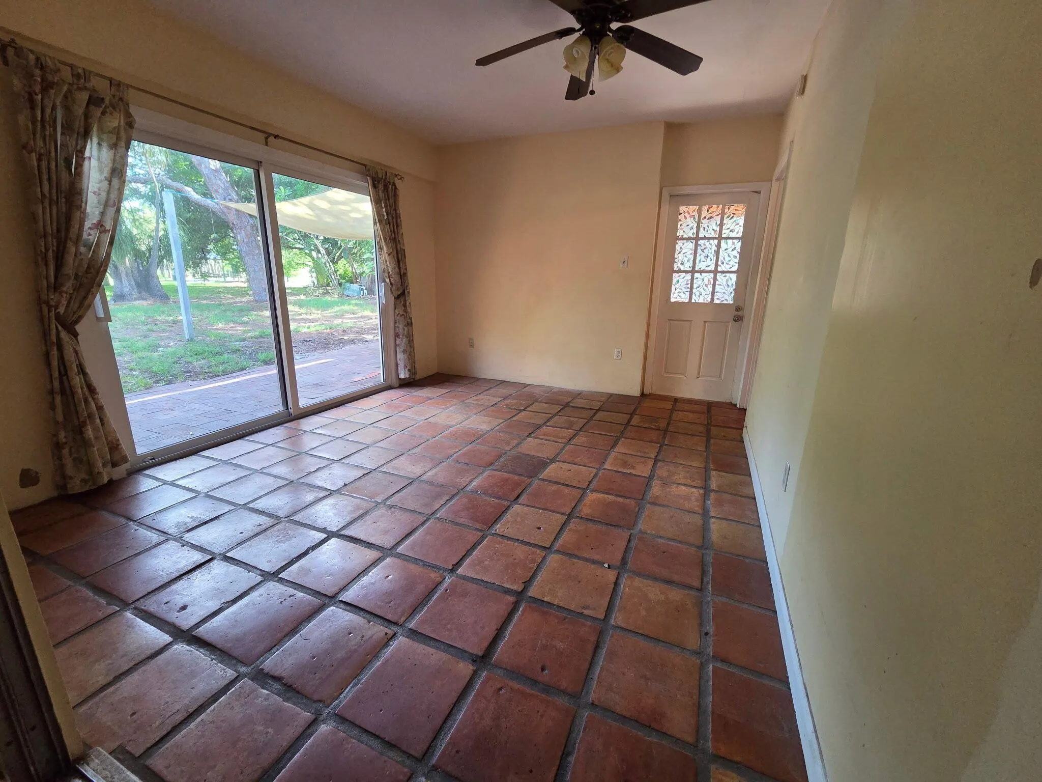 4271 NW 8th Street