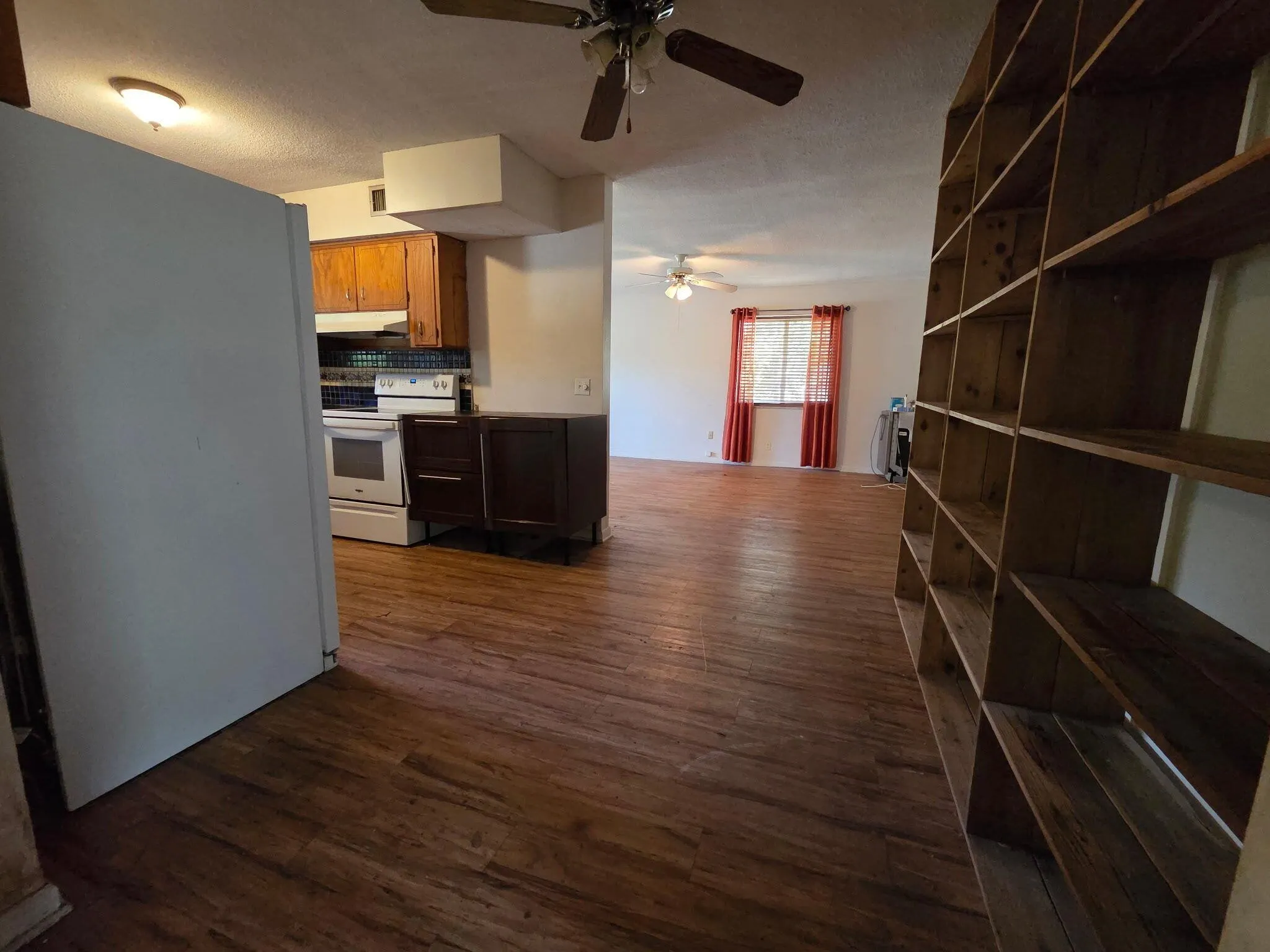 4271 NW 8th Street