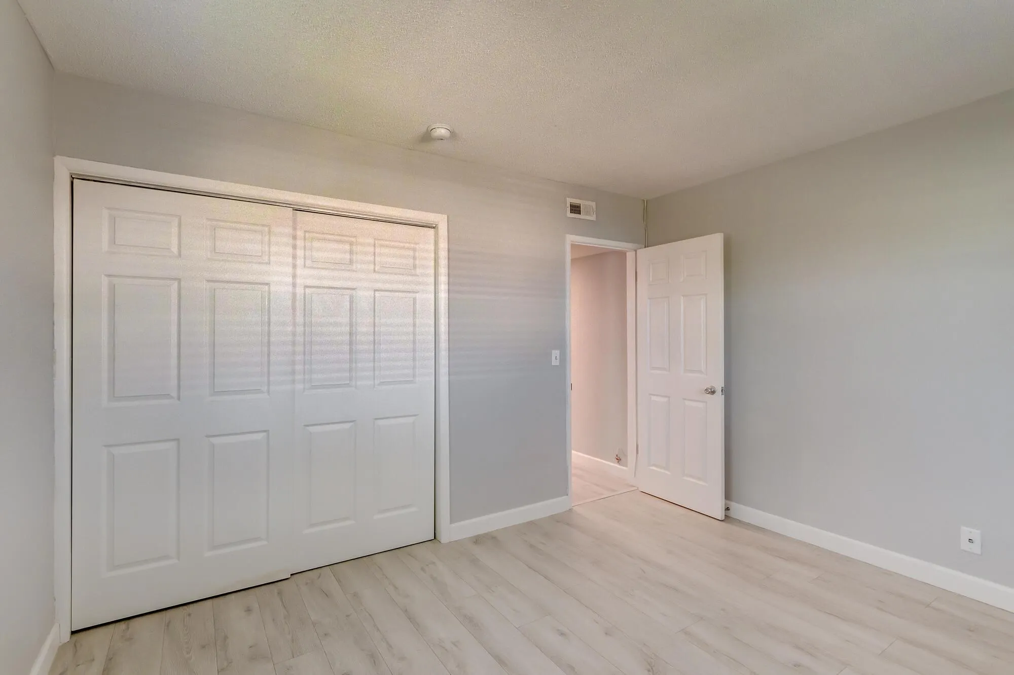 2591 NE 55th Court, #201