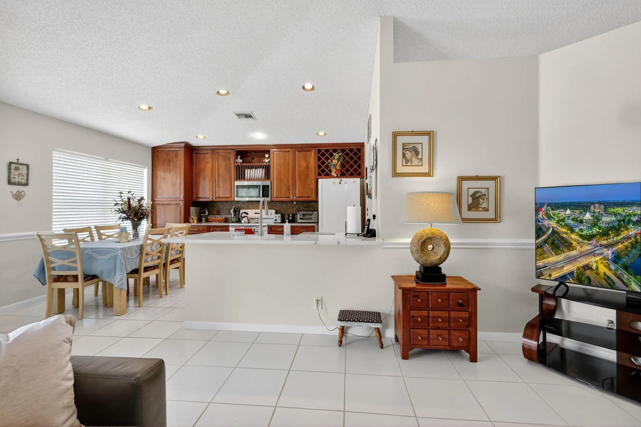 1520 S Club Drive