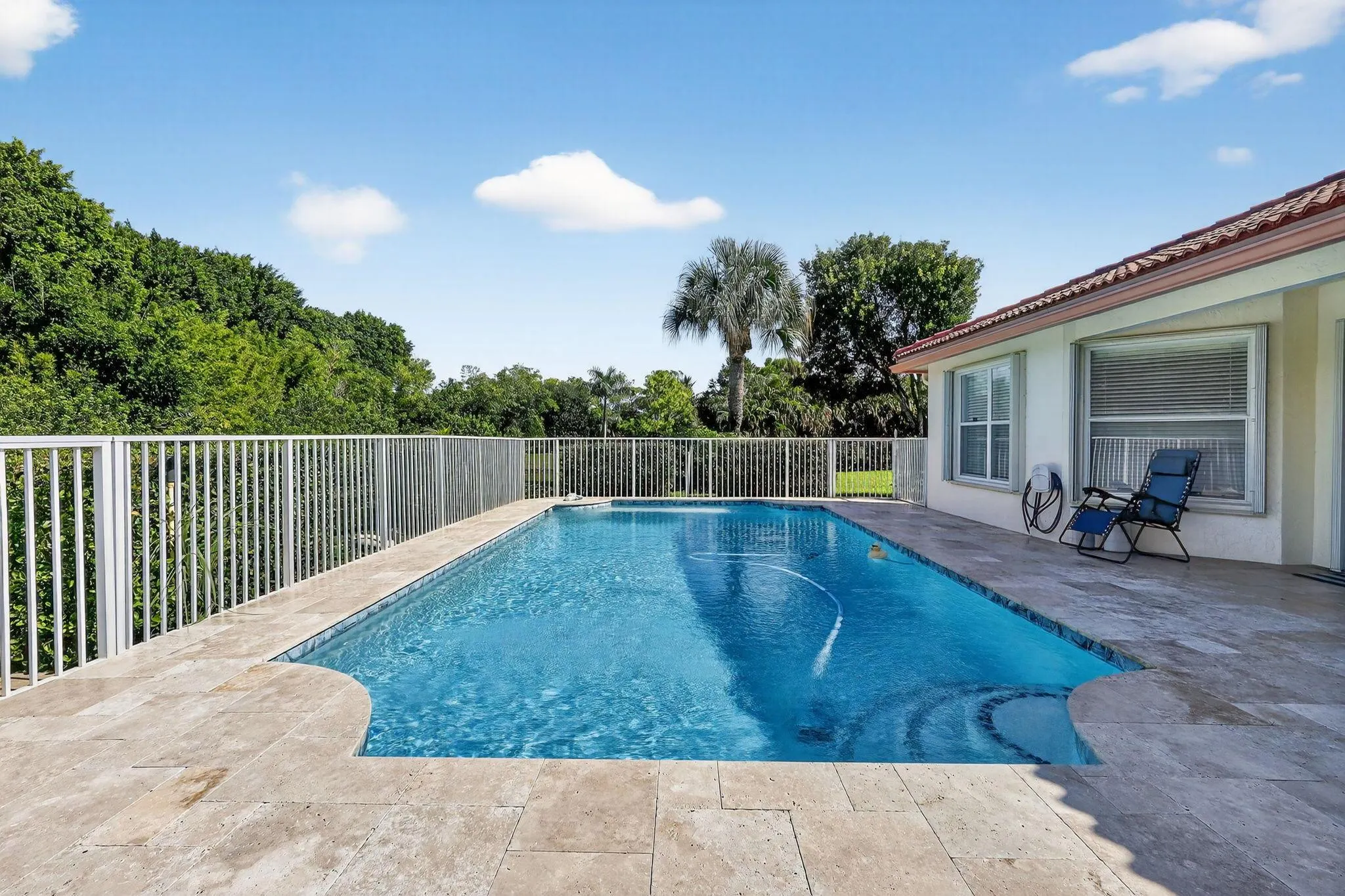 1520 S Club Drive