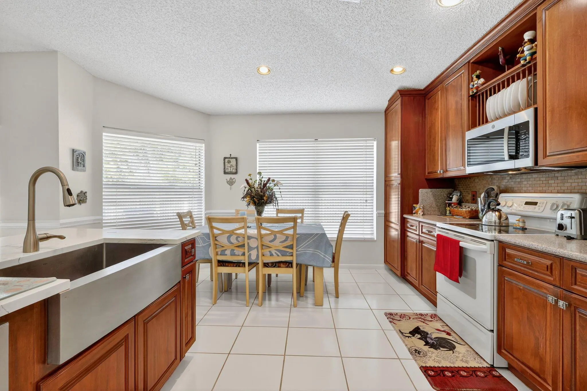 1520 S Club Drive