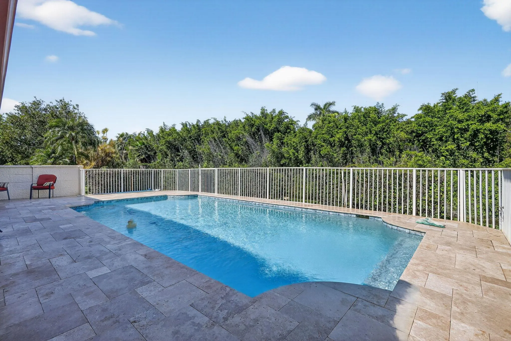 1520 S Club Drive