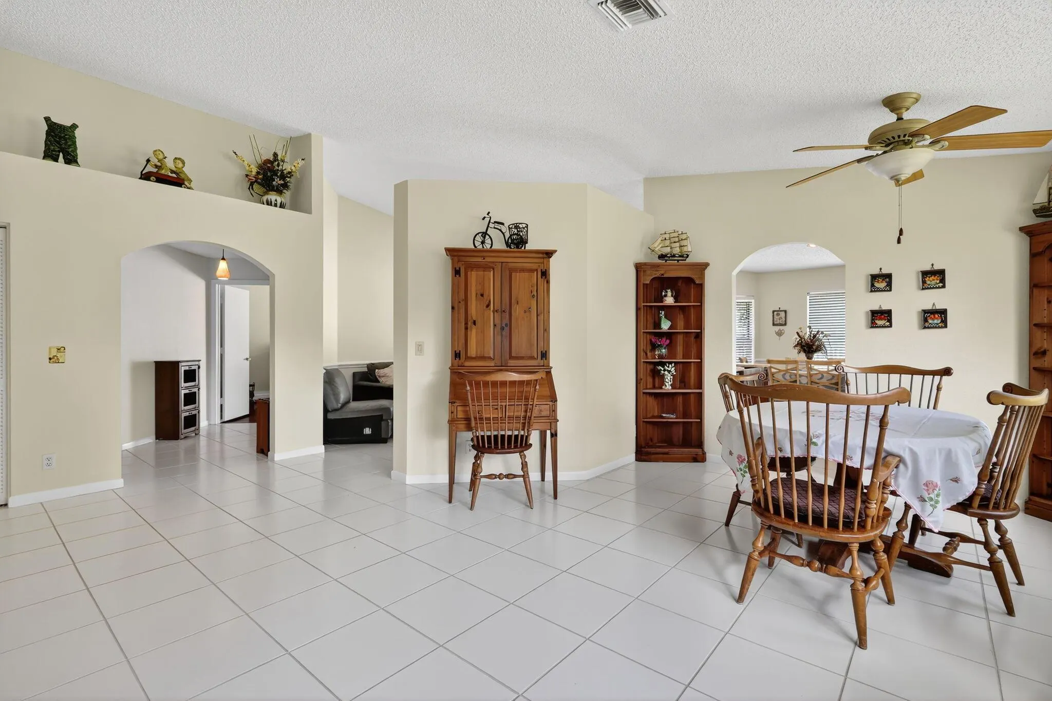1520 S Club Drive