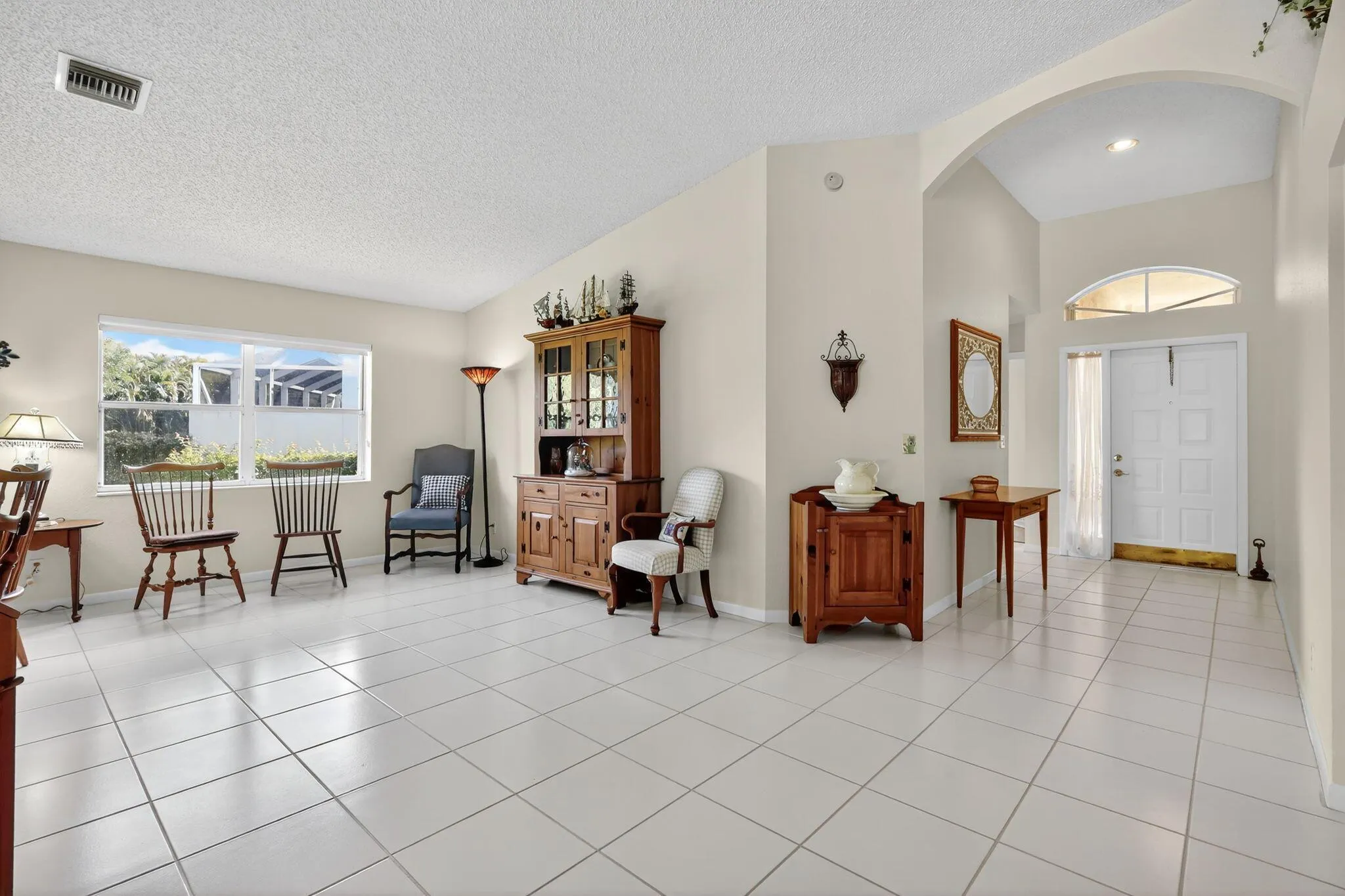 1520 S Club Drive