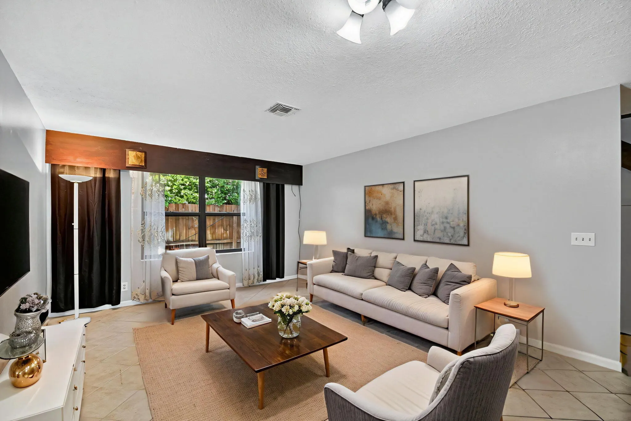 326 W Pine 19 Street, #19