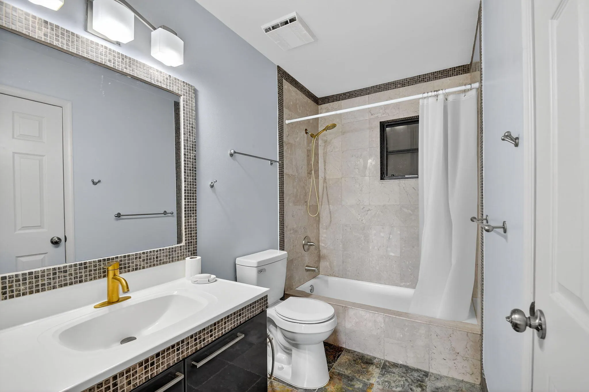 326 W Pine 19 Street, #19