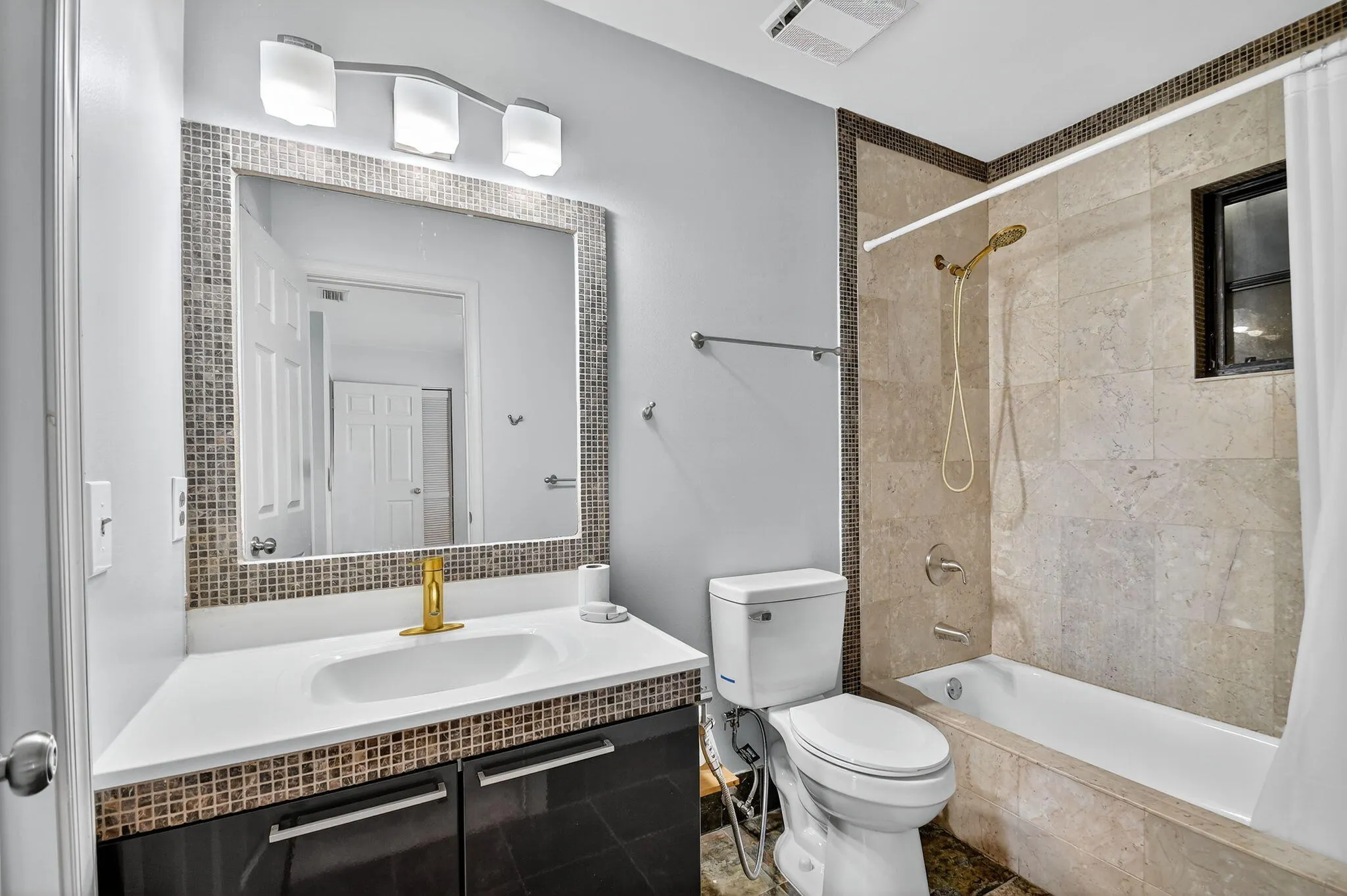 326 W Pine 19 Street, #19