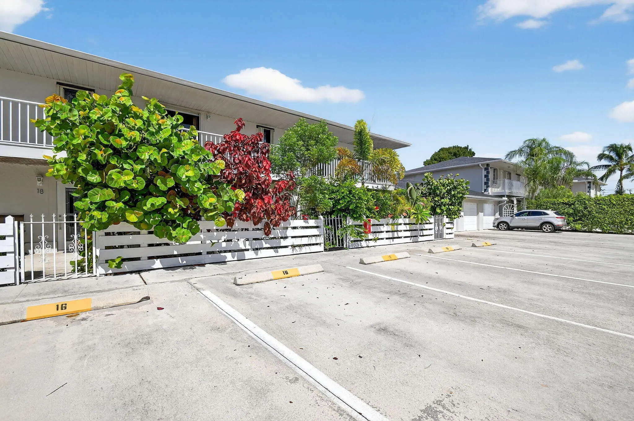 326 W Pine 19 Street, #19