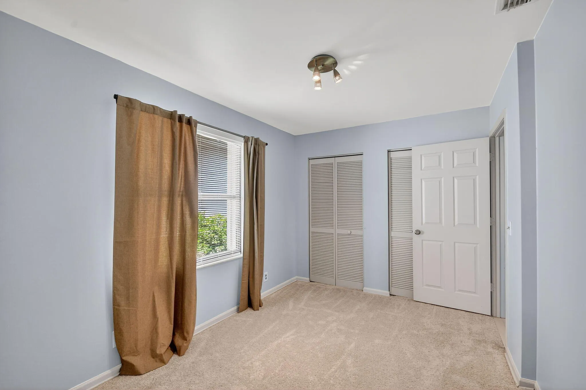 326 W Pine 19 Street, #19