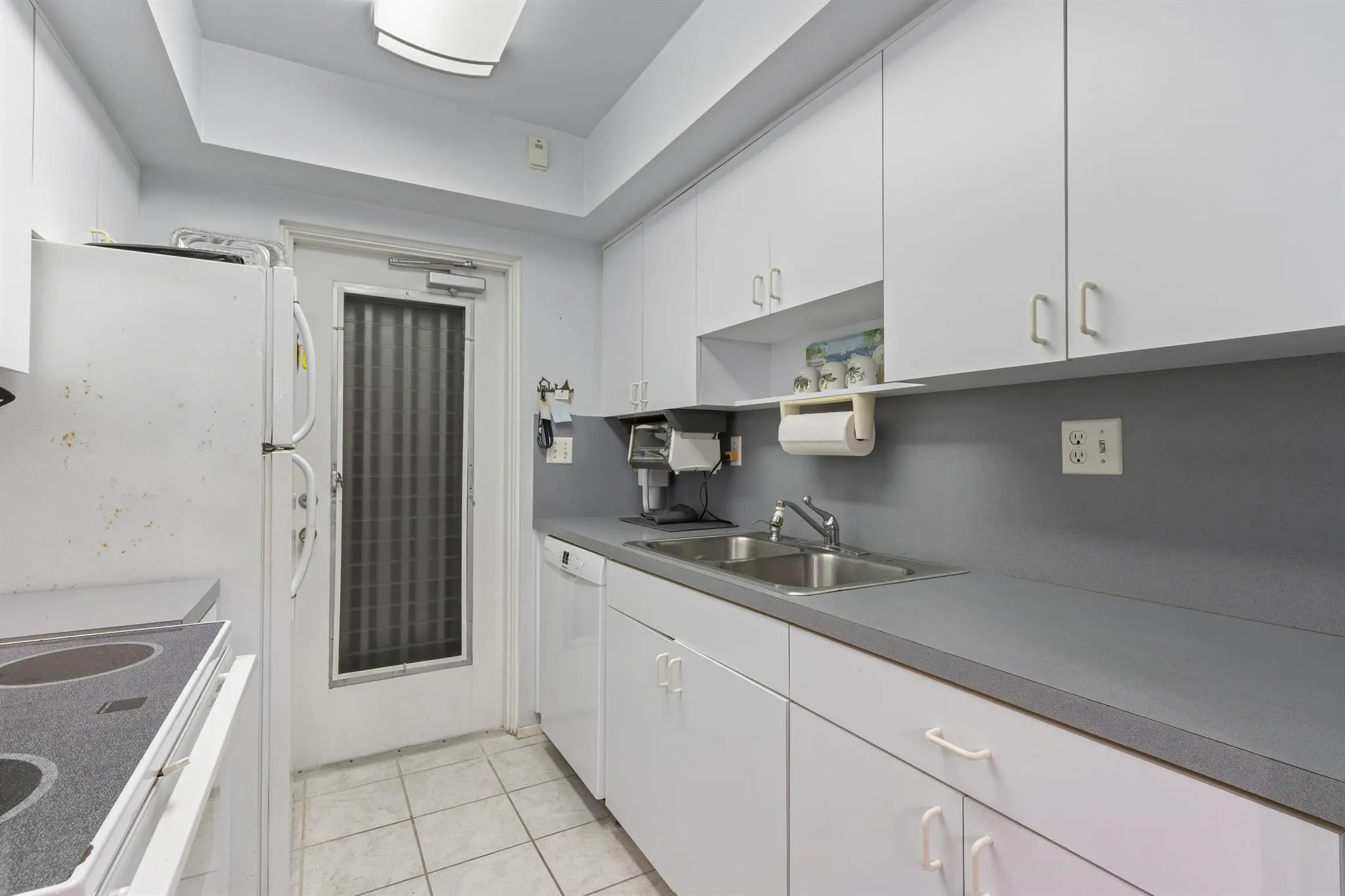 1198 Hillsboro Mile, #128