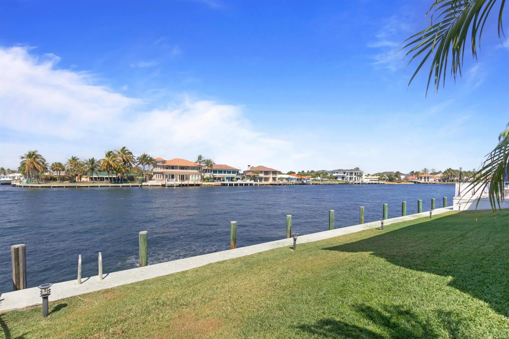 1198 Hillsboro Mile, #128