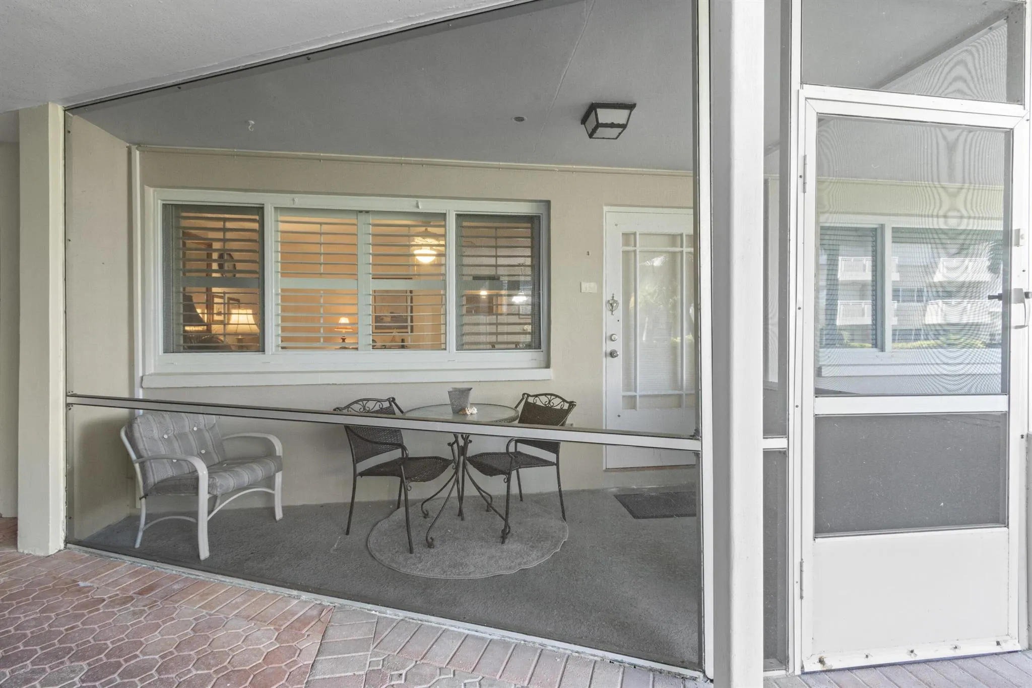 1198 Hillsboro Mile, #128
