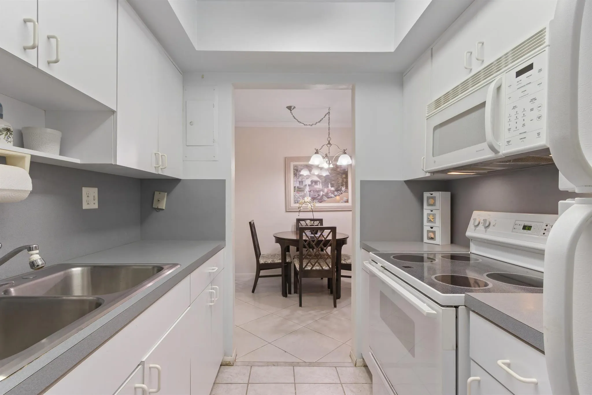 1198 Hillsboro Mile, #128