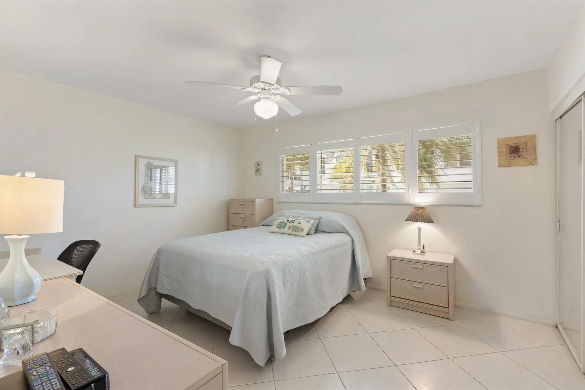 1198 Hillsboro Mile, #128