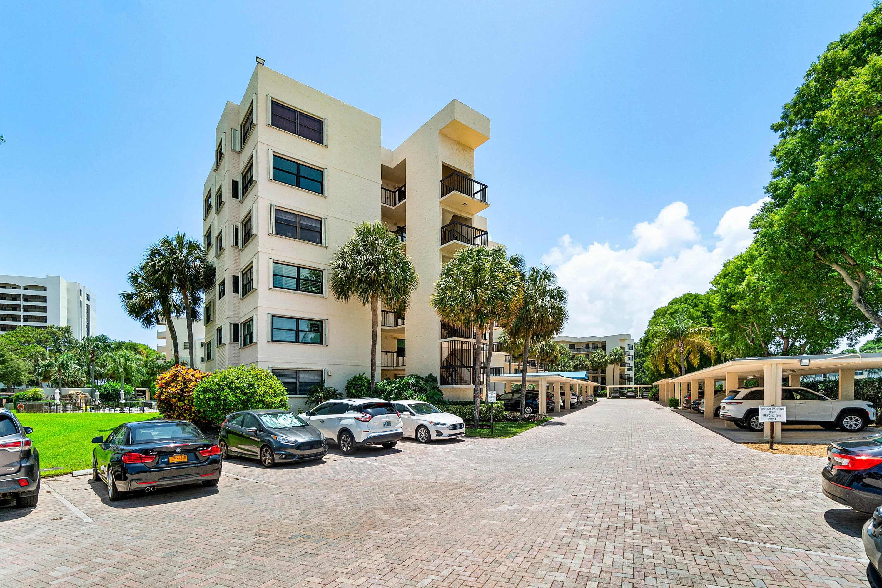 374 Golfview Road, #205