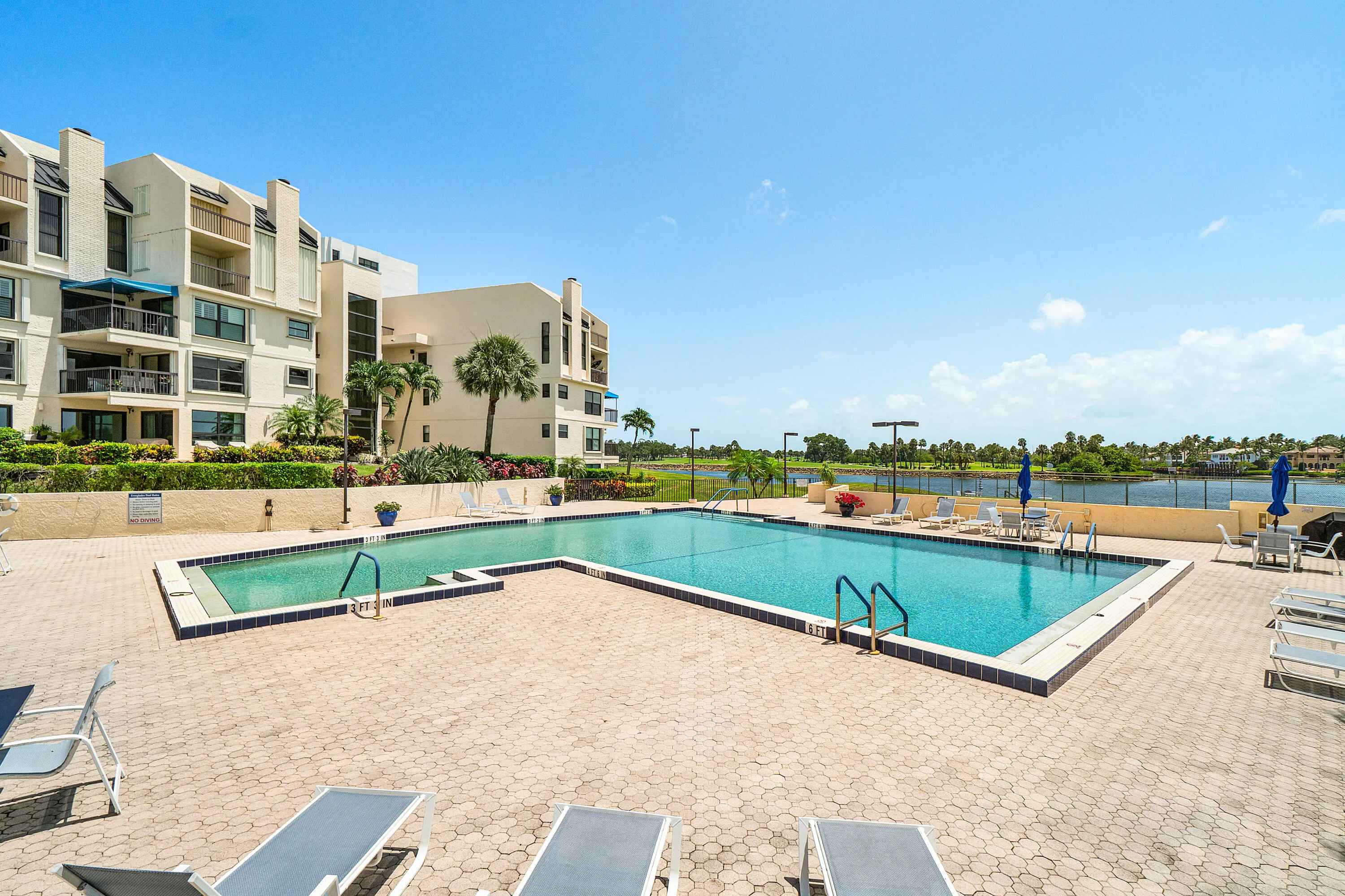 374 Golfview Road, #205