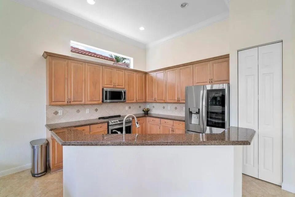 8122 Driggs Hill