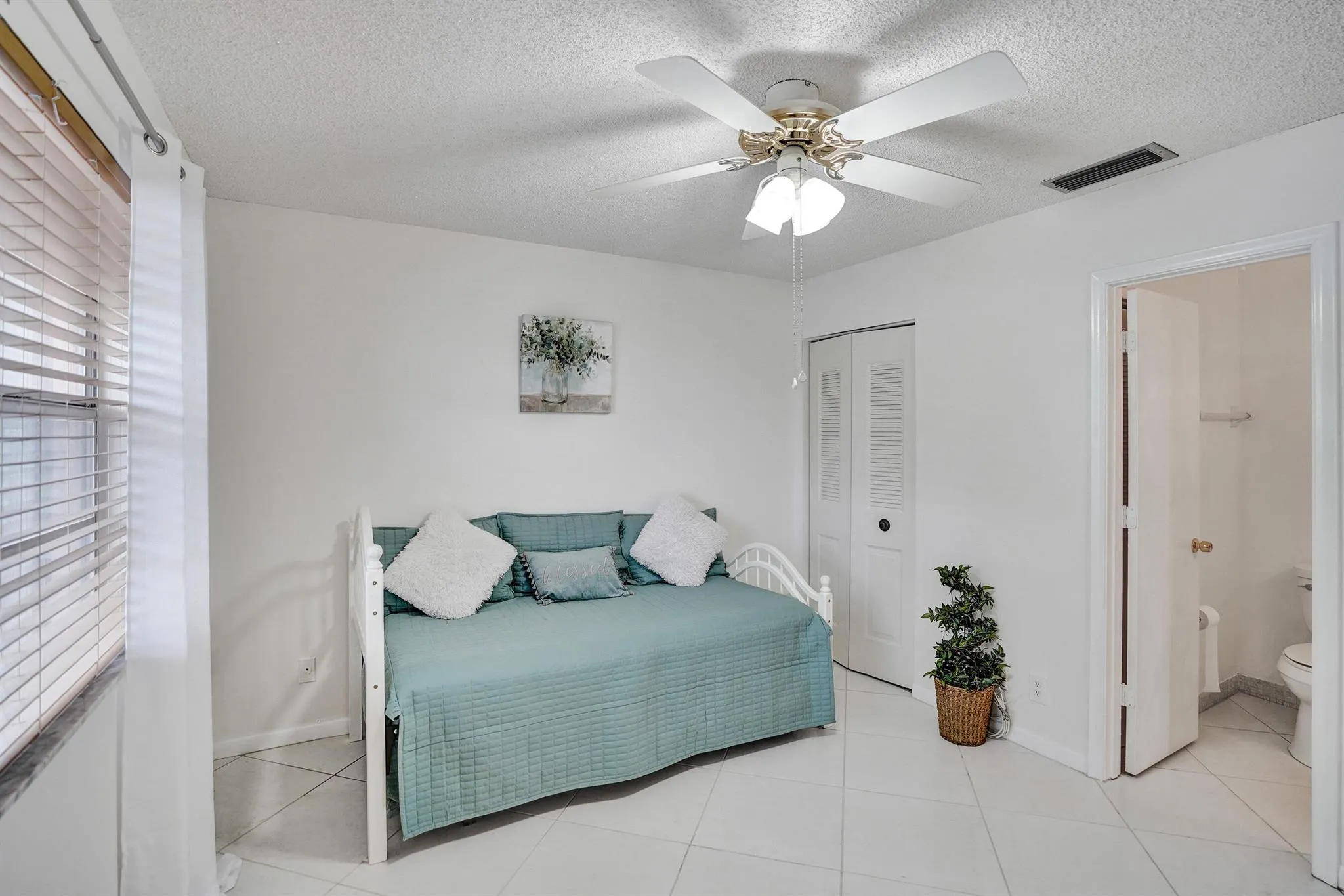 1260 NW 20th Avenue, #203