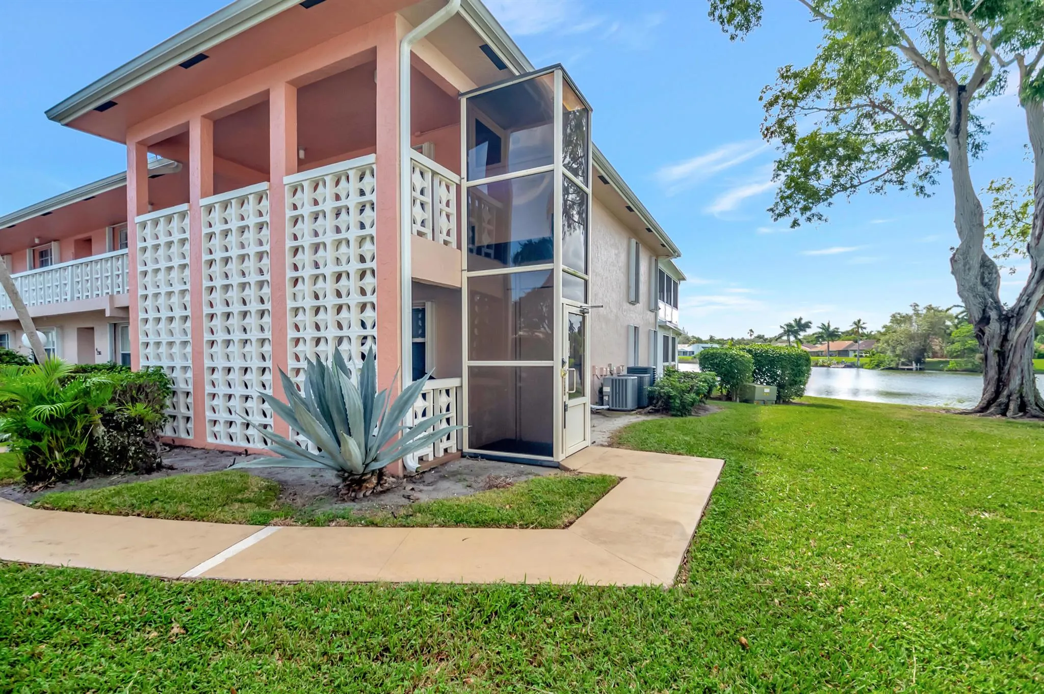 1260 NW 20th Avenue, #203