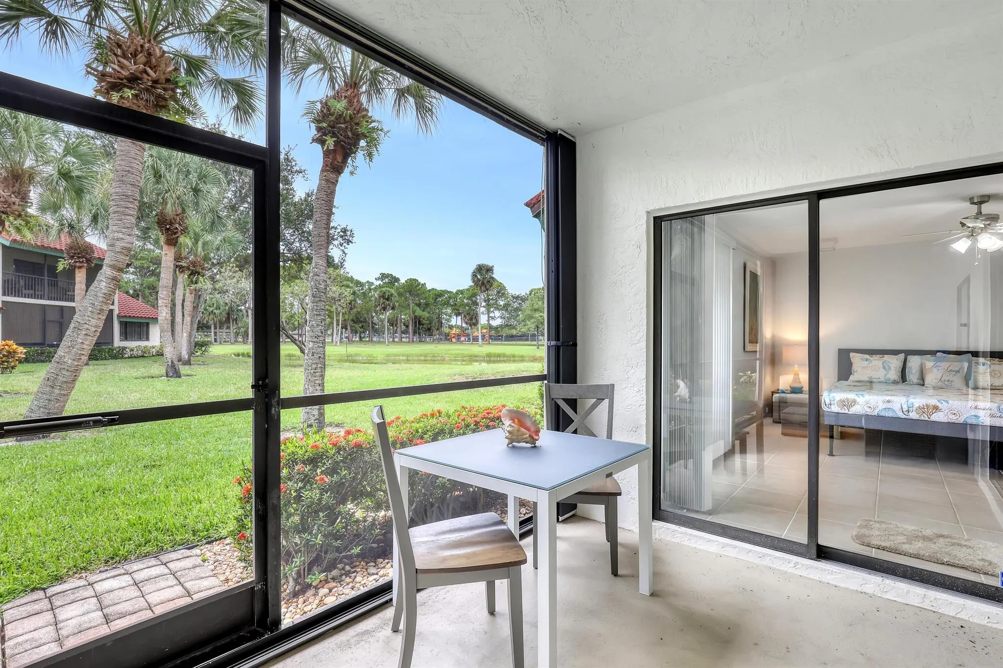20 Lexington Lane W, #B