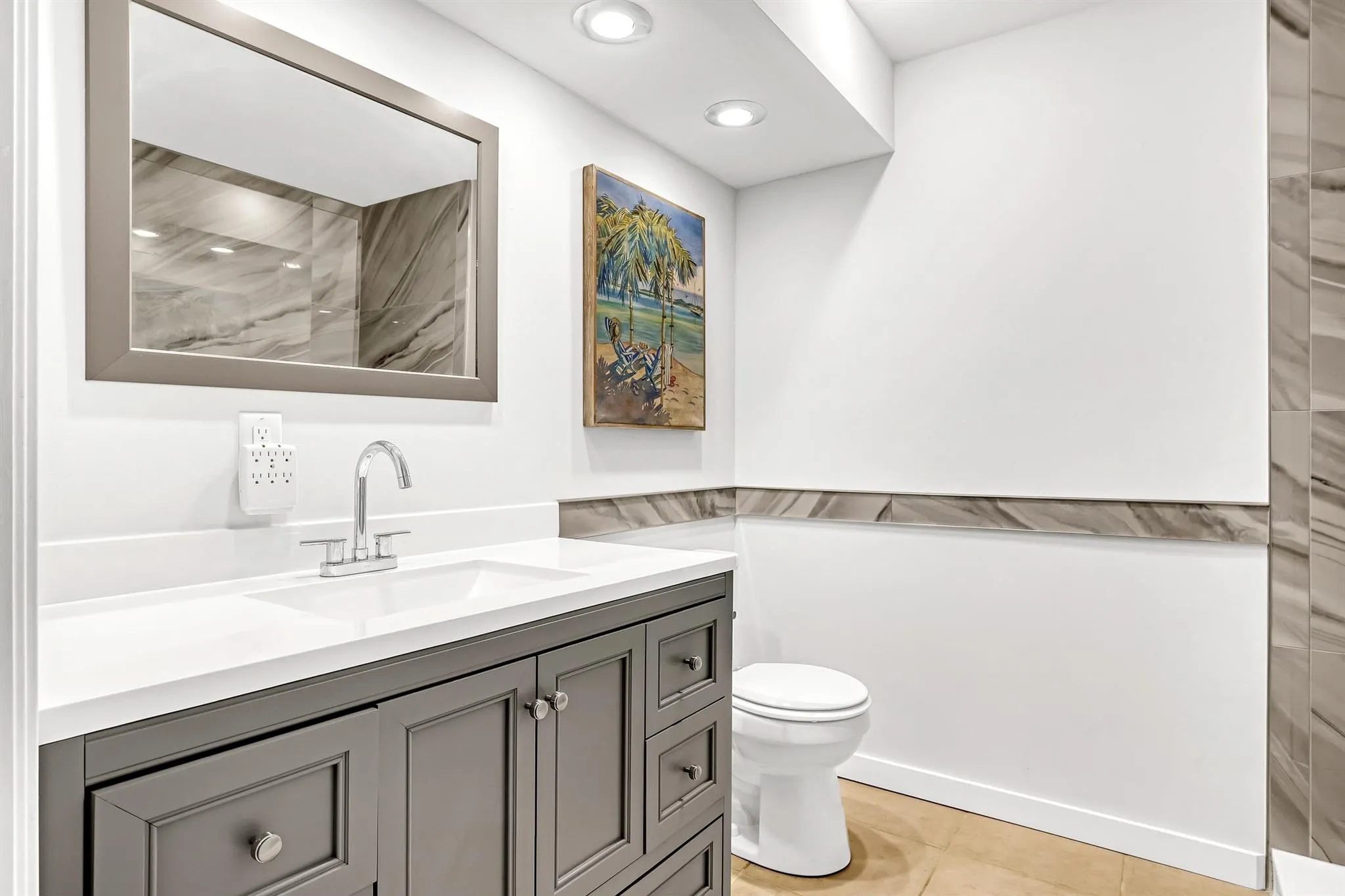 20 Lexington Lane W, #B