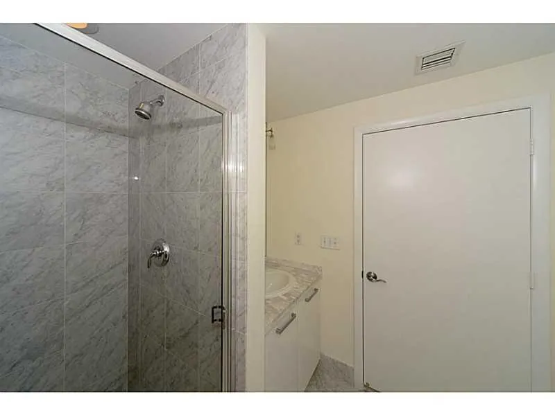 253 NE 2nd Street, #2710
