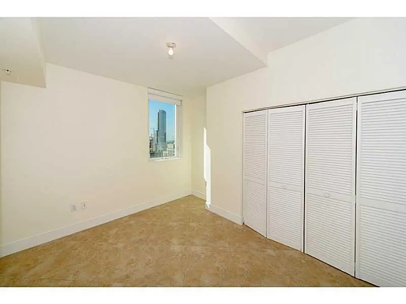 253 NE 2nd Street, #2710