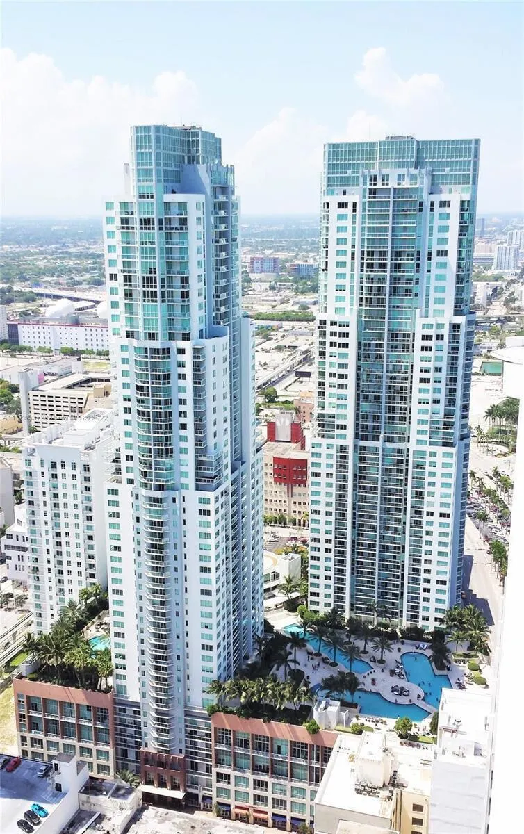 253 NE 2nd Street, #2710