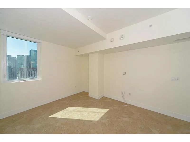253 NE 2nd Street, #2710