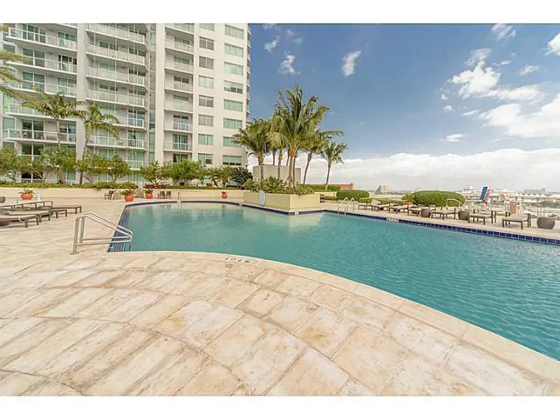 253 NE 2nd Street, #2710