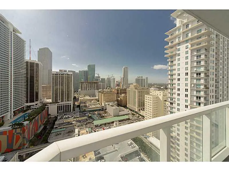 253 NE 2nd Street, #2710