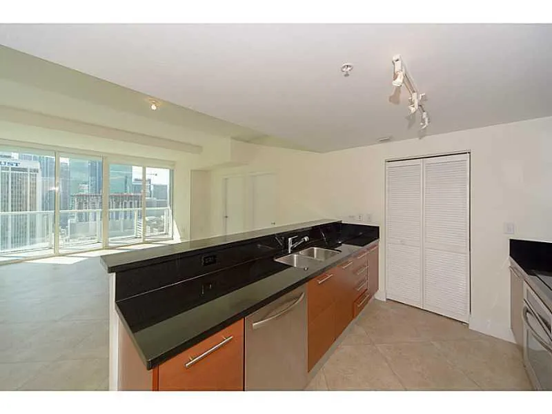 253 NE 2nd Street, #2710