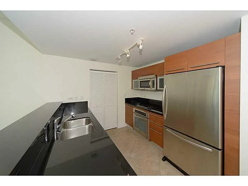 253 NE 2nd Street, #2710
