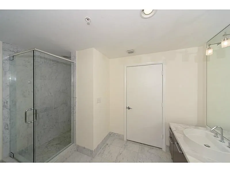 253 NE 2nd Street, #2710