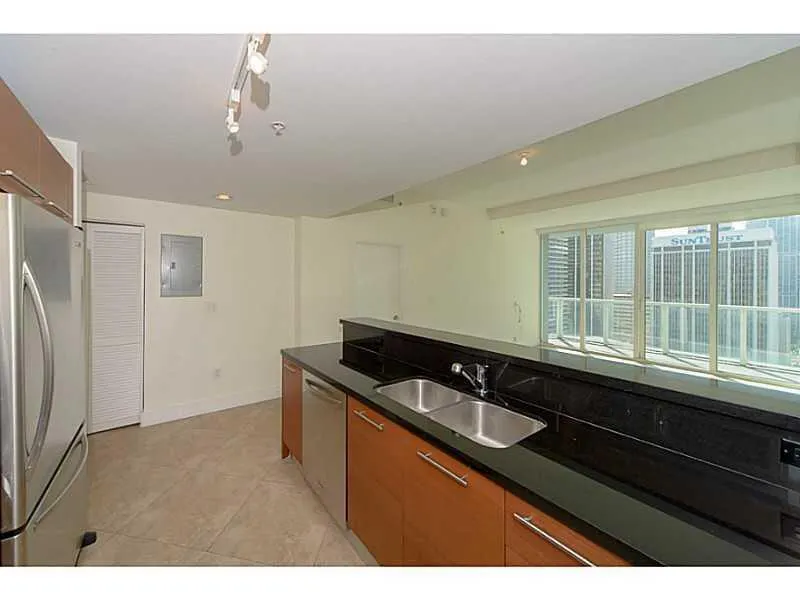 253 NE 2nd Street, #2710