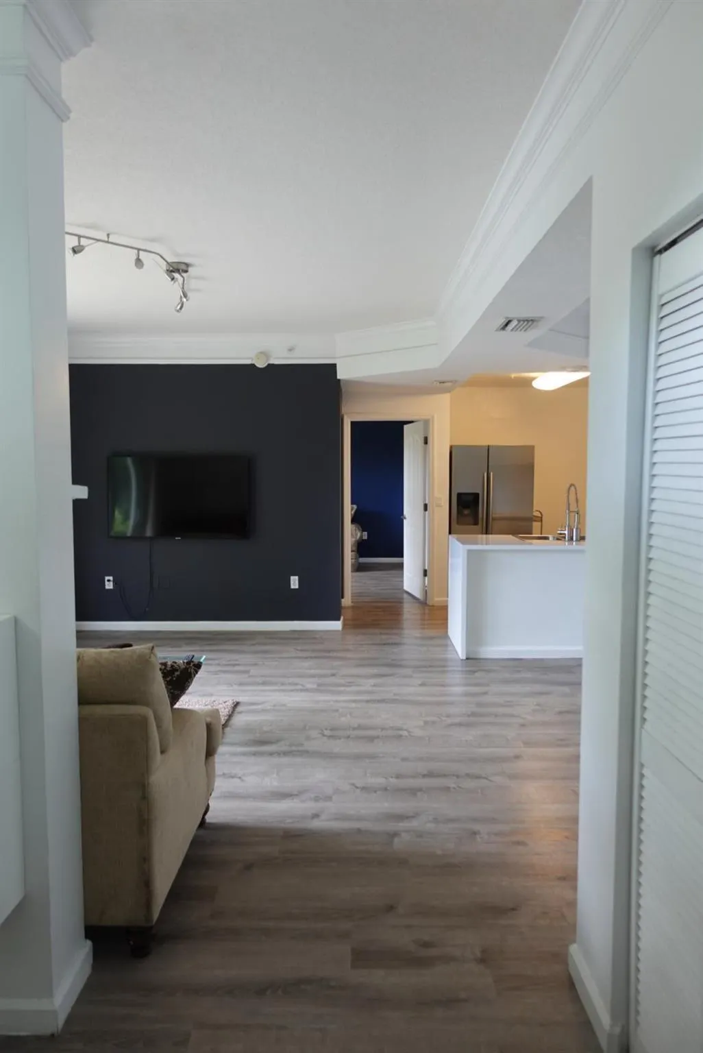 2044 Alta Meadows Lane, #1812