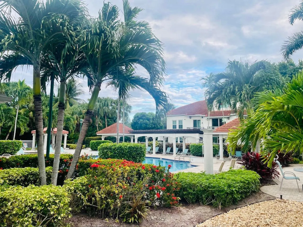 2044 Alta Meadows Lane, #1812