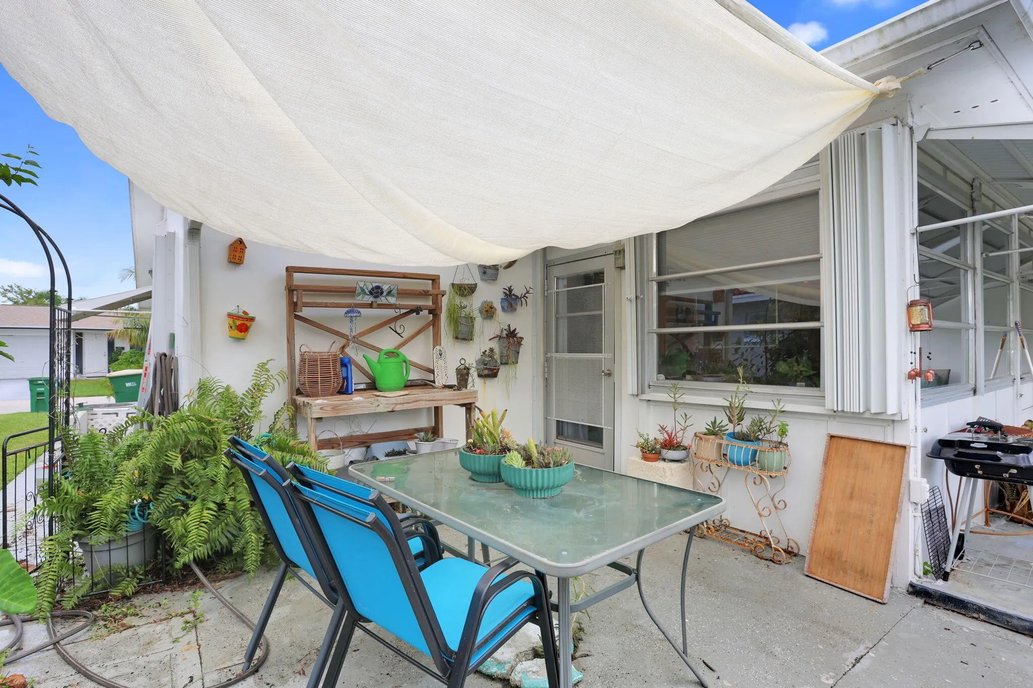 4914 NW 52 Street