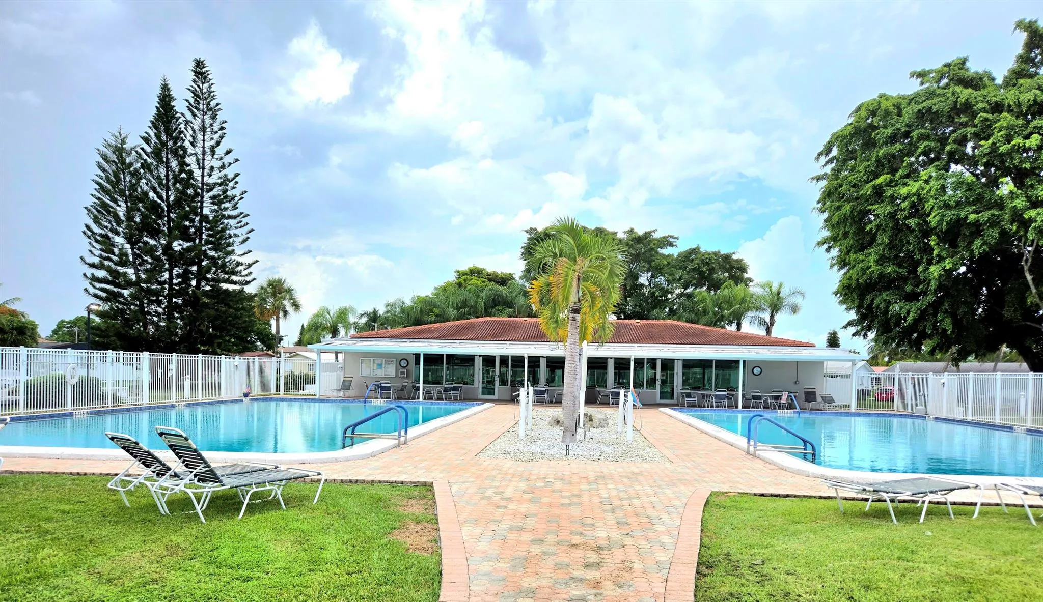 4914 NW 52 Street