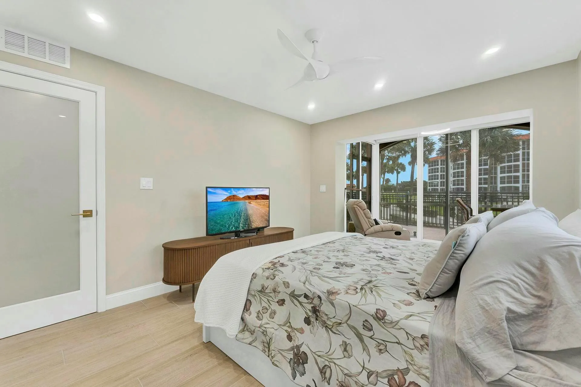 2871 N Ocean Boulevard, #C123