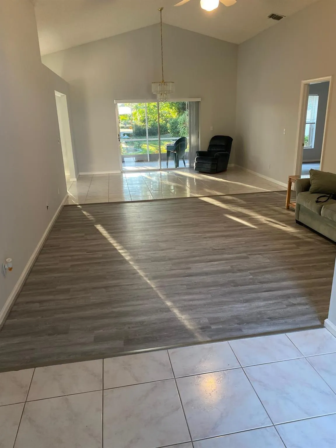 1883 Oak Berry Circle