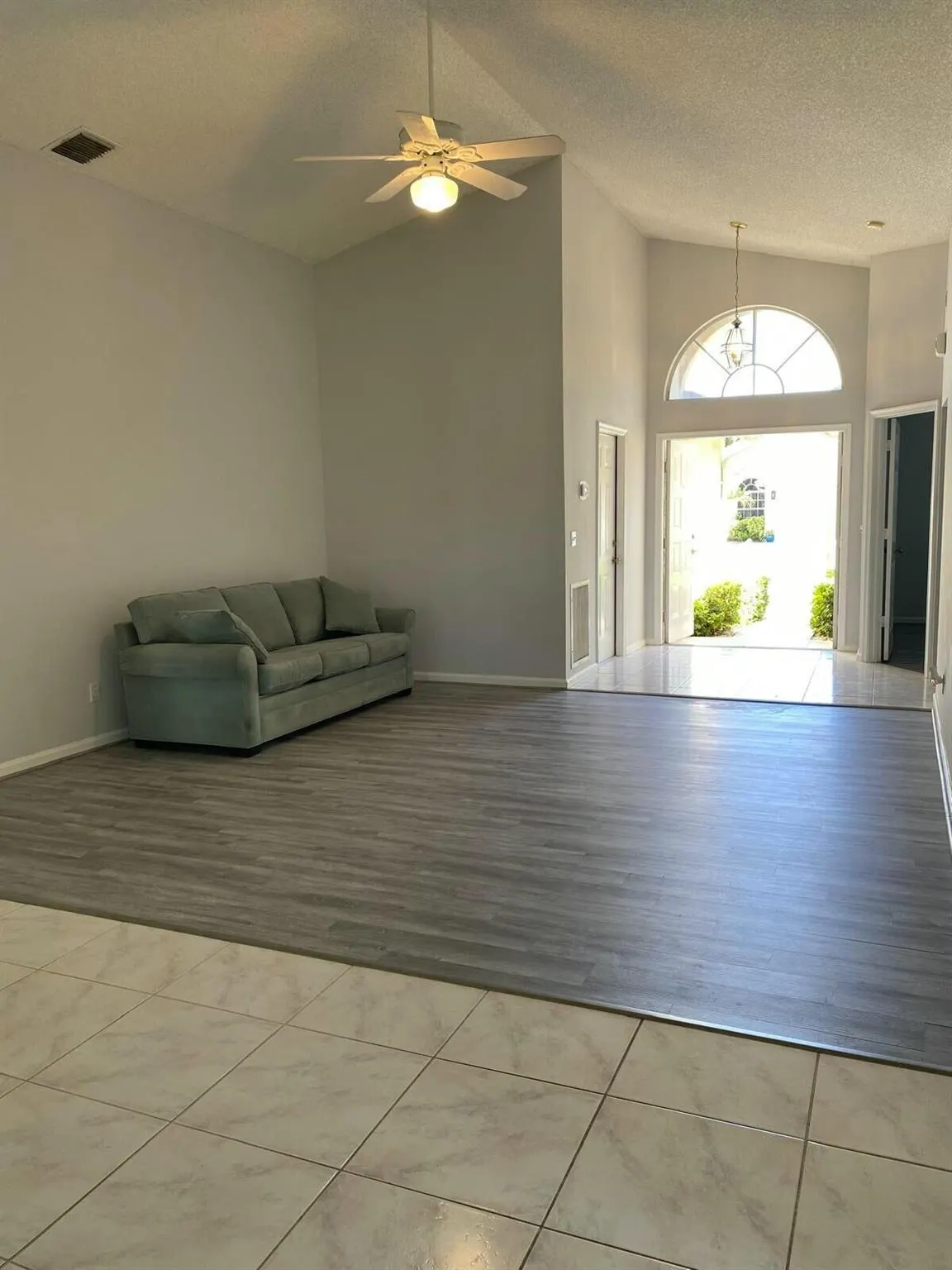 1883 Oak Berry Circle