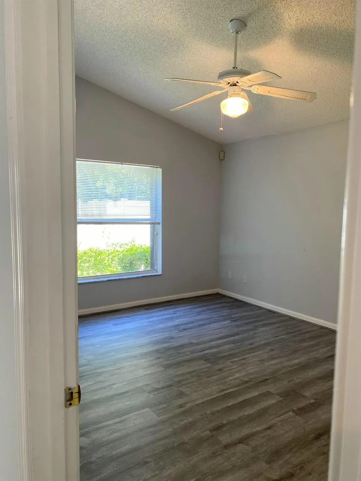 1883 Oak Berry Circle